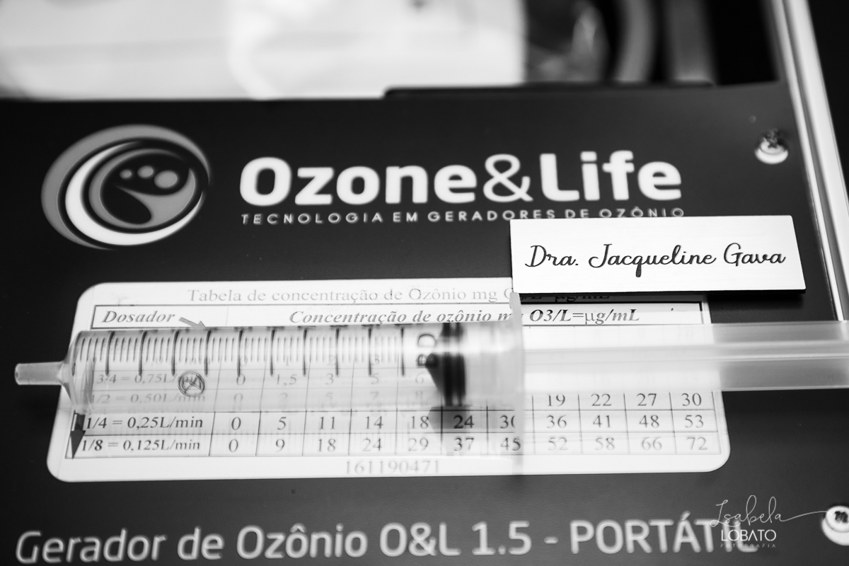 foto-publicidade-foto-de-dentista-foto-publicitaria-jacqueline-gava-odontologia-dentistas-em-barbacena-implantodontia-ozonioterapia-cirurgiao-dentista-implantes-de-dentes-consultorio-odontologico-fotografo-publicitario-foto-profissional-isabela-lobato-bq