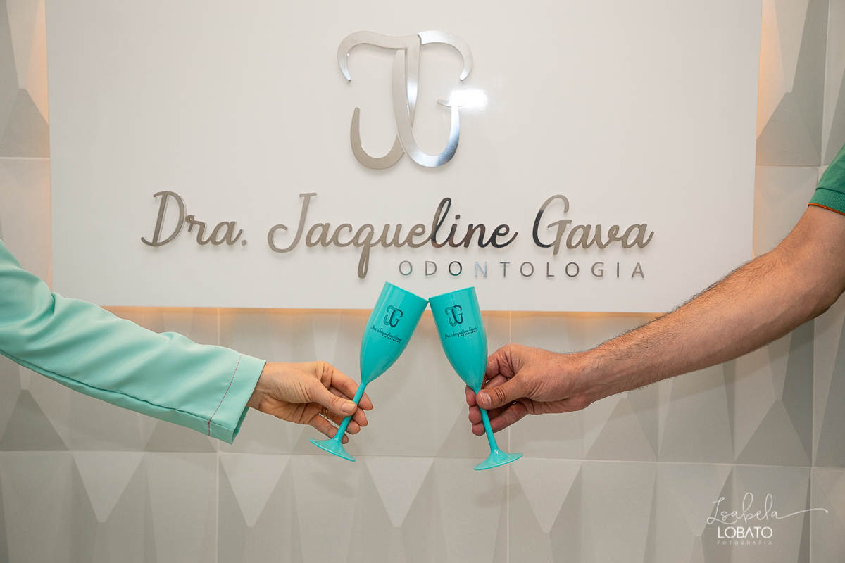 foto-publicidade-foto-de-dentista-foto-publicitaria-jacqueline-gava-odontologia-dentistas-em-barbacena-implantodontia-ozonioterapia-cirurgiao-dentista-implantes-de-dentes-consultorio-odontologico-fotografo-publicitario-foto-profissional-isabela-lobato-bq