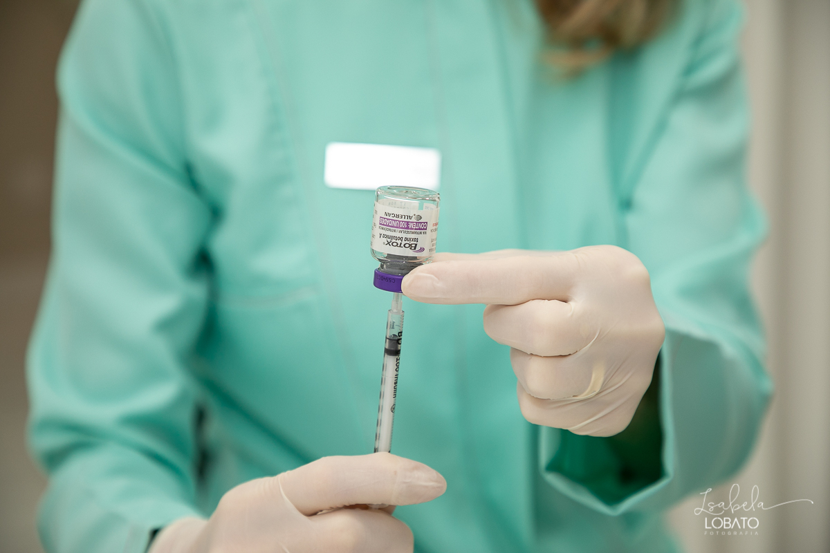 foto-publicidade-foto-de-dentista-foto-publicitaria-jacqueline-gava-odontologia-dentistas-em-barbacena-implantodontia-ozonioterapia-cirurgiao-dentista-implantes-de-dentes-consultorio-odontologico-fotografo-publicitario-foto-profissional-isabela-lobato-bq