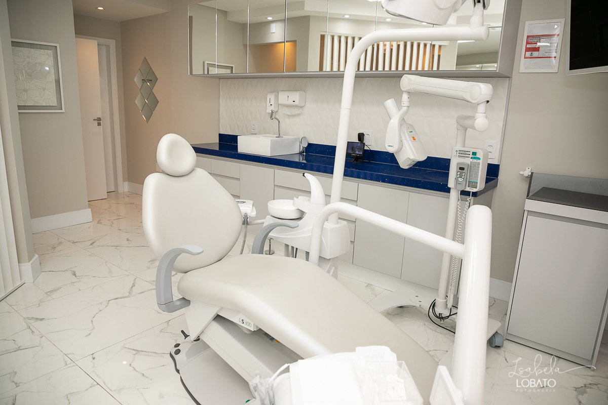 foto-publicidade-foto-de-dentista-foto-publicitaria-jacqueline-gava-odontologia-dentistas-em-barbacena-implantodontia-ozonioterapia-cirurgiao-dentista-implantes-de-dentes-consultorio-odontologico-fotografo-publicitario-foto-profissional-isabela-lobato-bq