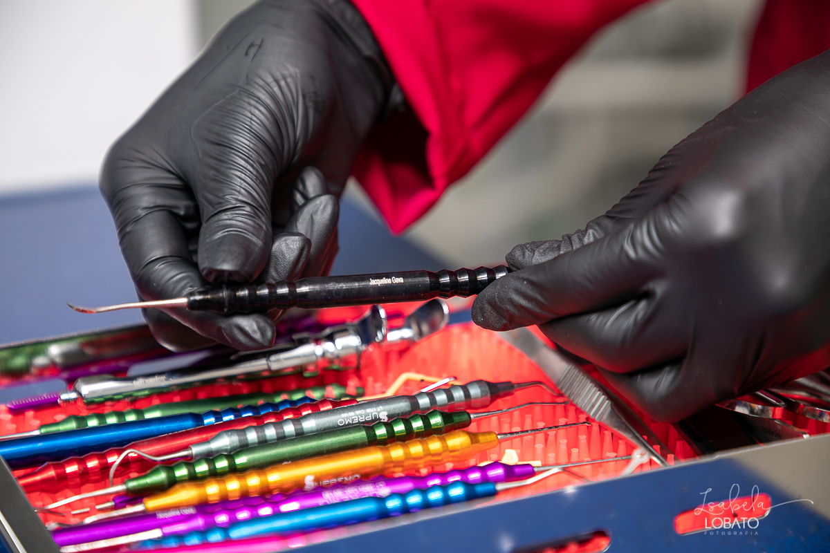 foto-publicidade-foto-de-dentista-foto-publicitaria-jacqueline-gava-odontologia-dentistas-em-barbacena-implantodontia-ozonioterapia-cirurgiao-dentista-implantes-de-dentes-consultorio-odontologico-fotografo-publicitario-foto-profissional-isabela-lobato-bq