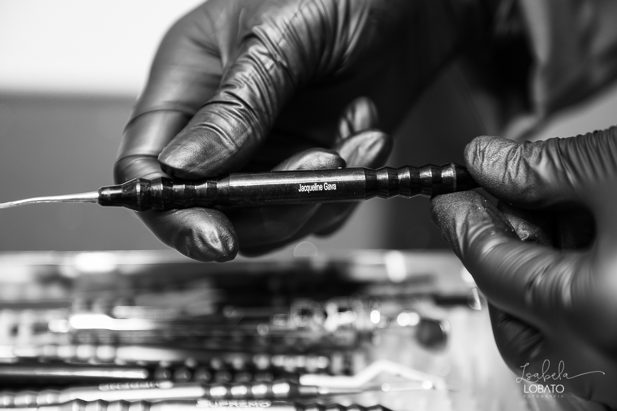 foto-publicidade-foto-de-dentista-foto-publicitaria-jacqueline-gava-odontologia-dentistas-em-barbacena-implantodontia-ozonioterapia-cirurgiao-dentista-implantes-de-dentes-consultorio-odontologico-fotografo-publicitario-foto-profissional-isabela-lobato-bq