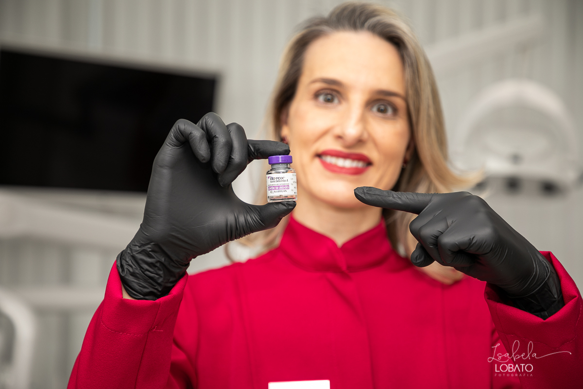 foto-publicidade-foto-de-dentista-foto-publicitaria-jacqueline-gava-odontologia-dentistas-em-barbacena-implantodontia-ozonioterapia-cirurgiao-dentista-implantes-de-dentes-consultorio-odontologico-fotografo-publicitario-foto-profissional-isabela-lobato-bq