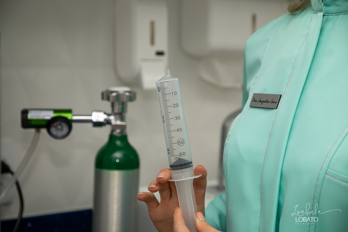 foto-publicidade-foto-de-dentista-foto-publicitaria-jacqueline-gava-odontologia-dentistas-em-barbacena-implantodontia-ozonioterapia-cirurgiao-dentista-implantes-de-dentes-consultorio-odontologico-fotografo-publicitario-foto-profissional-isabela-lobato-bq