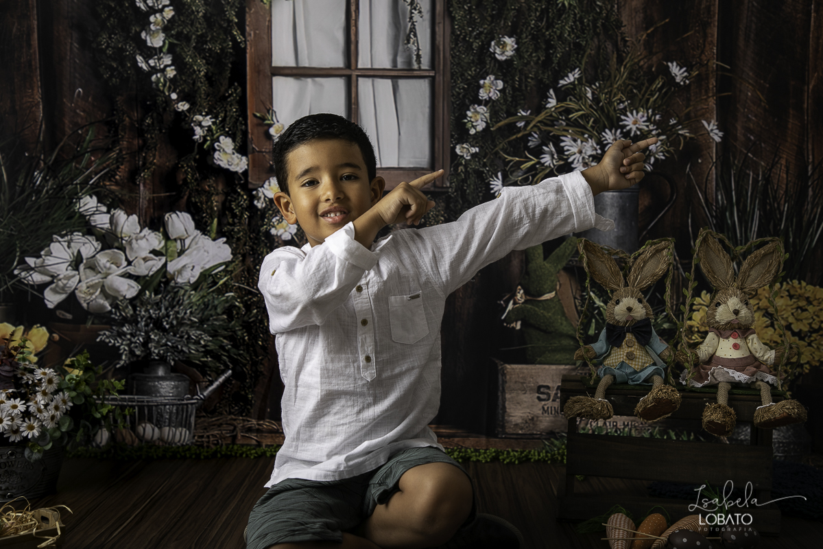 ensaio-fotografico-de-pascoa-fotografia-de-crianca-mini-sessao-fotografica-fotografia-de-bebes-estudio-fotografico-isabela-lobato-fotografia-coelhinho-da-pascoa-mini-sessao-fotografica-de-pascoa-2020-melhor-fotografo-de-barbacena-isabela-lobato-fotografia