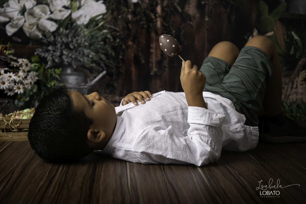 ensaio-fotografico-de-pascoa-fotografia-de-crianca-mini-sessao-fotografica-fotografia-de-bebes-estudio-fotografico-isabela-lobato-fotografia-coelhinho-da-pascoa-mini-sessao-fotografica-de-pascoa-2020-melhor-fotografo-de-barbacena-isabela-lobato-fotografia