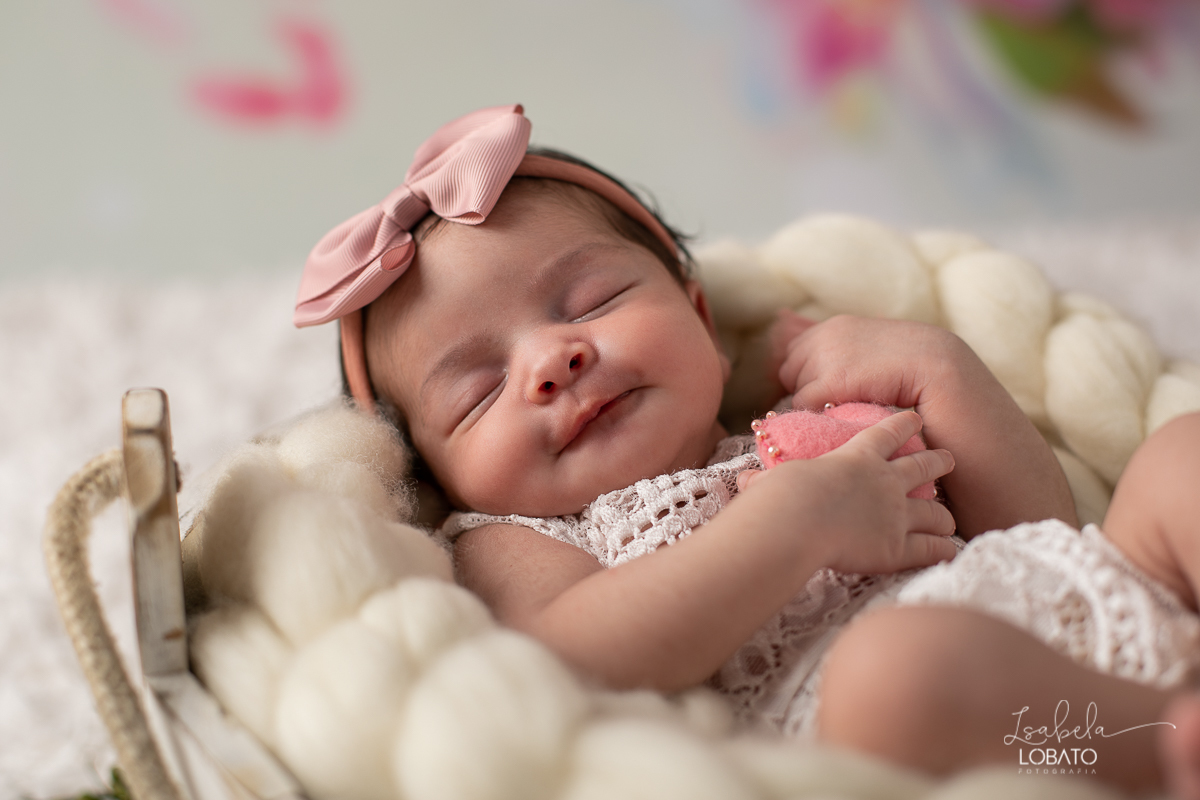 newborn-ensaio-fotografico-de-recem-nascido-ensaio-newborn-fotos-de-bebe-book-fotografico-de-bebe-album-de -fotos-fotografa-de-crianca-em-barbacena-melhores-fotografos-de-barbacena-estudio-fotografico-em-barbacena-estudio-isabela-lobato-fotografia
