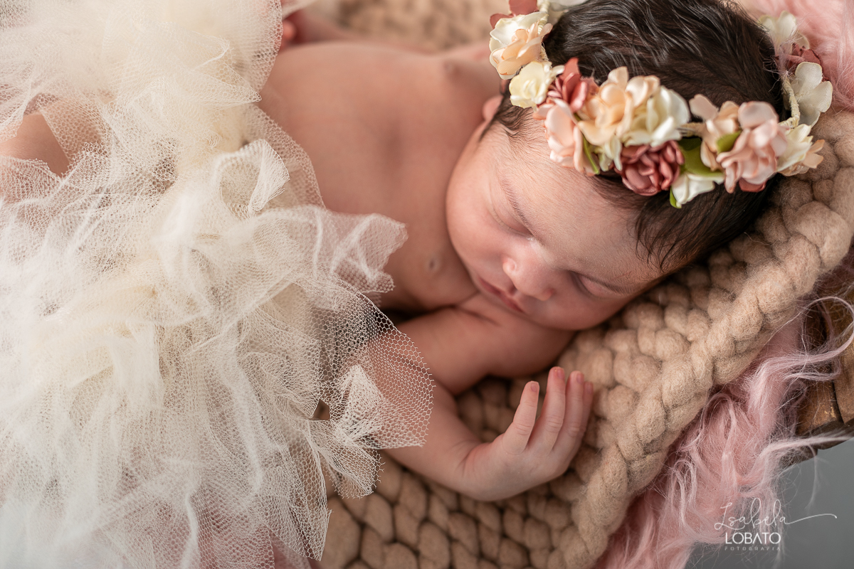 newborn-ensaio-fotografico-de-recem-nascido-ensaio-newborn-fotos-de-bebe-book-fotografico-de-bebe-album-de -fotos-fotografa-de-crianca-em-barbacena-melhores-fotografos-de-barbacena-estudio-fotografico-em-barbacena-estudio-isabela-lobato-fotografia