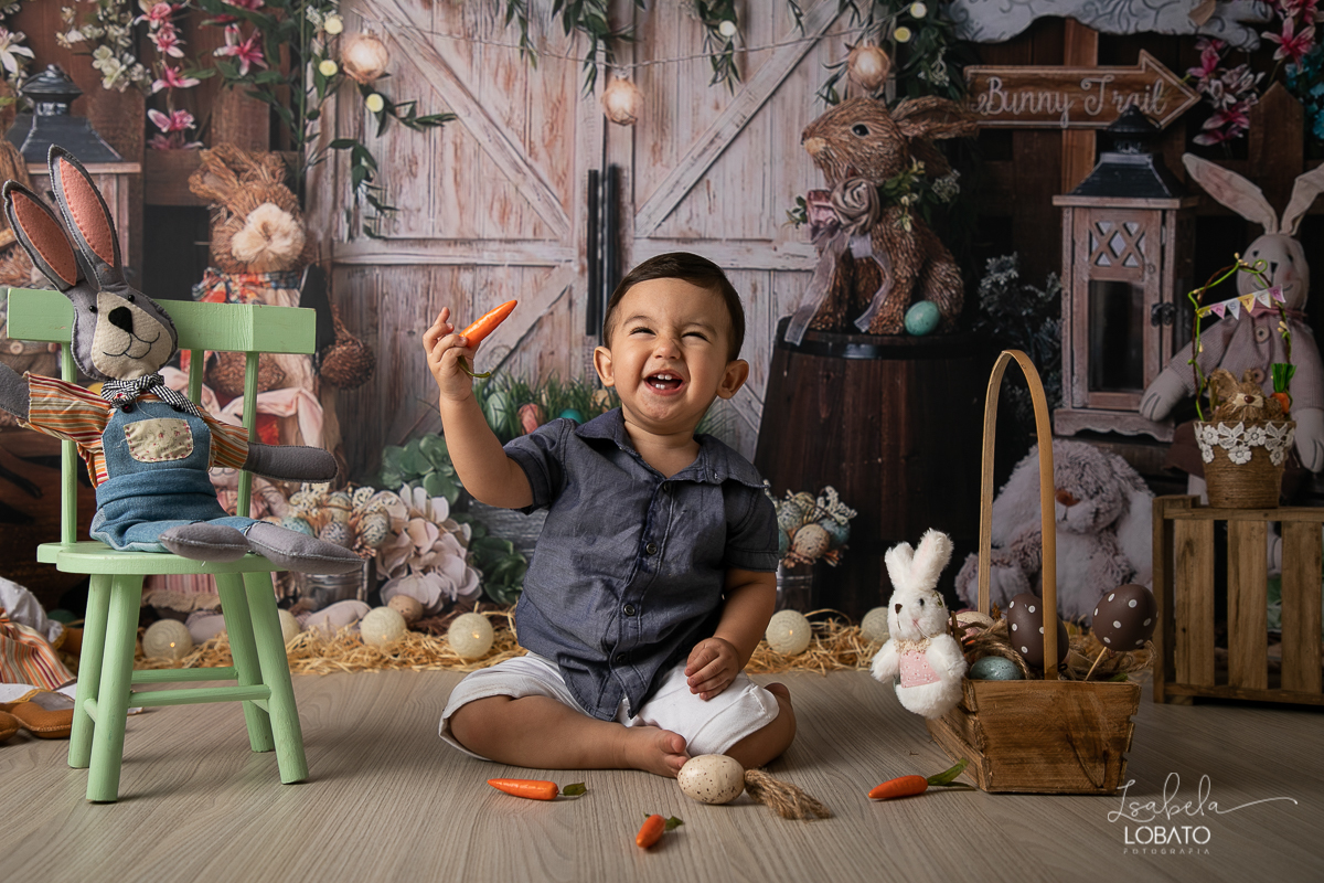 pascoa-2020-sessao-fotografica-de-pascoa-mini-sessao-fotografica-de-pascoa-2020-coelhinho-da-pascoa-o-que-trazes-para-mim-ovos-de-pascoa--fotografia-infantil-em-barbacena-estudio-fotografico-em-barbacena-isabela-lobato-fotografia-foto-de-crianca-pascoa-bq