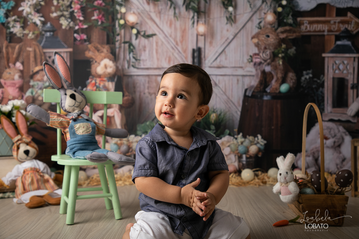 pascoa-2020-sessao-fotografica-de-pascoa-mini-sessao-fotografica-de-pascoa-2020-coelhinho-da-pascoa-o-que-trazes-para-mim-ovos-de-pascoa--fotografia-infantil-em-barbacena-estudio-fotografico-em-barbacena-isabela-lobato-fotografia-foto-de-crianca-pascoa-bq