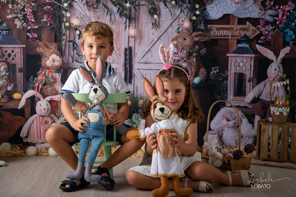 pascoa-2020-sessao-fotografica-de-pascoa-mini-sessao-fotografica-de-pascoa-2020-coelhinho-da-pascoa-o-que-trazes-para-mim-ovos-de-pascoa--fotografia-infantil-em-barbacena-estudio-fotografico-em-barbacena-isabela-lobato-fotografia-foto-de-crianca-pascoa-bq