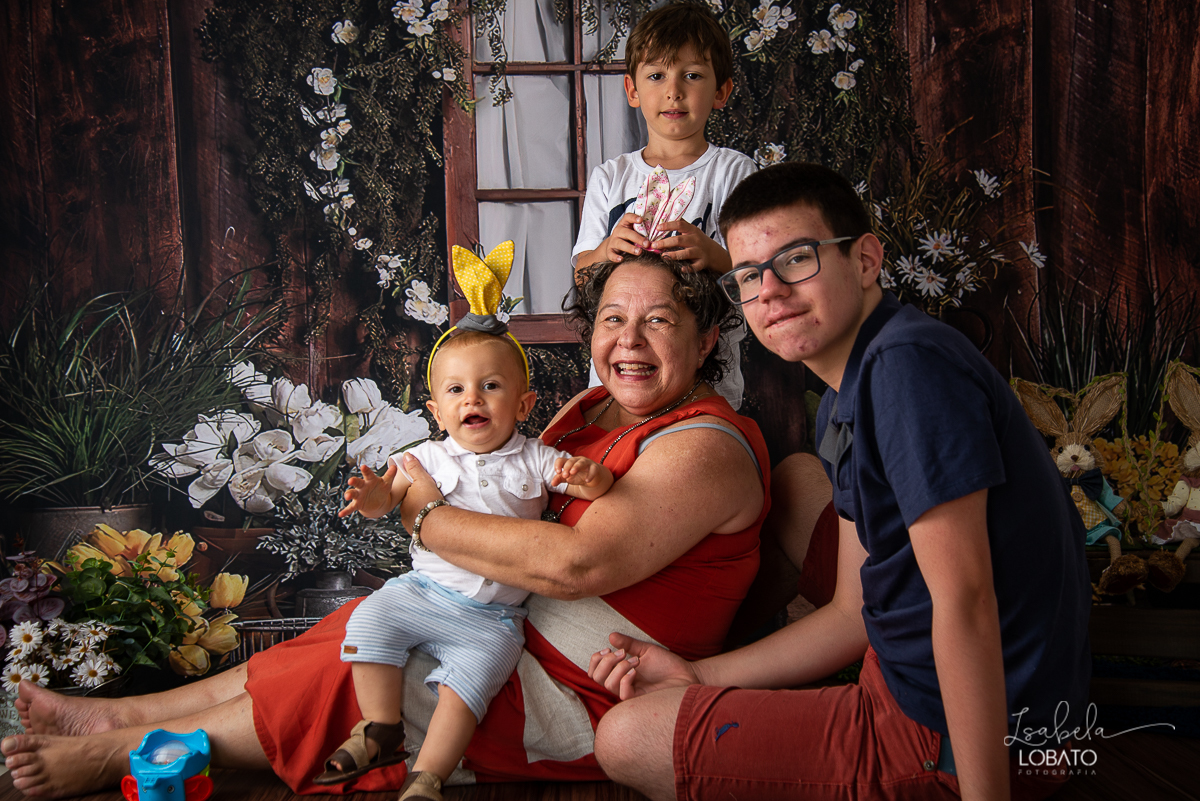 pascoa-2020-sessao-fotografica-de-pascoa-mini-sessao-fotografica-de-pascoa-2020-coelhinho-da-pascoa-o-que-trazes-para-mim-ovos-de-pascoa--fotografia-infantil-em-barbacena-estudio-fotografico-em-barbacena-isabela-lobato-fotografia-foto-de-crianca-pascoa-bq