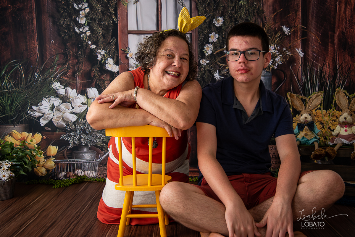 pascoa-2020-sessao-fotografica-de-pascoa-mini-sessao-fotografica-de-pascoa-2020-coelhinho-da-pascoa-o-que-trazes-para-mim-ovos-de-pascoa--fotografia-infantil-em-barbacena-estudio-fotografico-em-barbacena-isabela-lobato-fotografia-foto-de-crianca-pascoa-bq