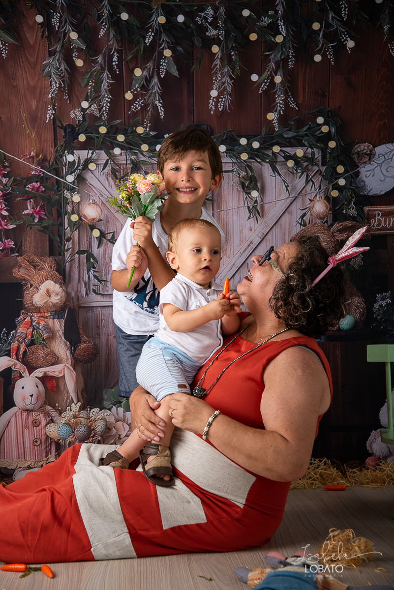 pascoa-2020-sessao-fotografica-de-pascoa-mini-sessao-fotografica-de-pascoa-2020-coelhinho-da-pascoa-o-que-trazes-para-mim-ovos-de-pascoa--fotografia-infantil-em-barbacena-estudio-fotografico-em-barbacena-isabela-lobato-fotografia-foto-de-crianca-pascoa-bq