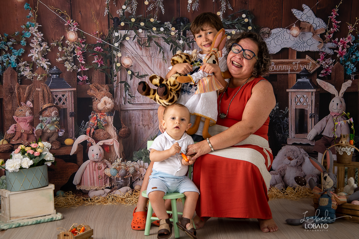 pascoa-2020-sessao-fotografica-de-pascoa-mini-sessao-fotografica-de-pascoa-2020-coelhinho-da-pascoa-o-que-trazes-para-mim-ovos-de-pascoa--fotografia-infantil-em-barbacena-estudio-fotografico-em-barbacena-isabela-lobato-fotografia-foto-de-crianca-pascoa-bq