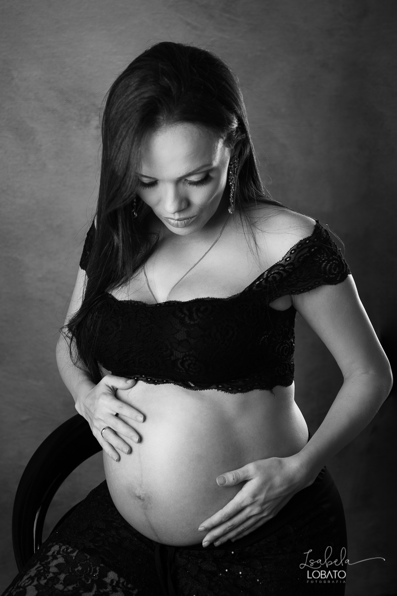 ensaio-gestante-fotografia-de-gestante-fotos-de-gravida-gravidez-estado-de-plenitude-roupa-de-gestante-barriga-de-gravida-doce-espera-estudio-fotografico-em-barbacena-isabela-lobato-fotografia-melhor-fotografo-de-barbacena-isabela-lobato