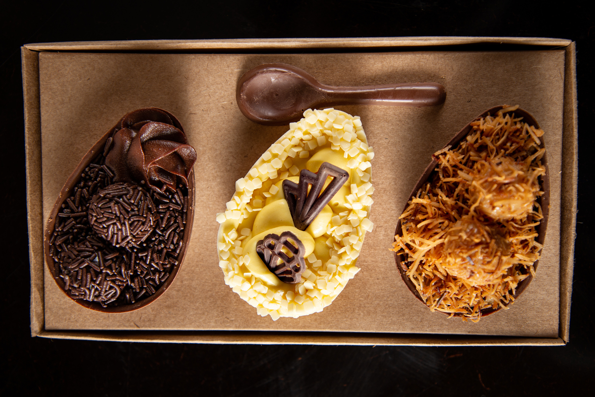 fotografia-gourmet-fotografia-de-alimentos-foto-de-ovos-de-pascoa-ovo-de-pascoa-2020-foto-culinaria-fotografia-de-comida-phood-photagraphy-ovos-de-pascoa-gourmet-ovo-de-pascoa-de-colher-chocolate-cacau-show-brasil-cacau-ovo-de-pascoa-diet-isabela-lobato