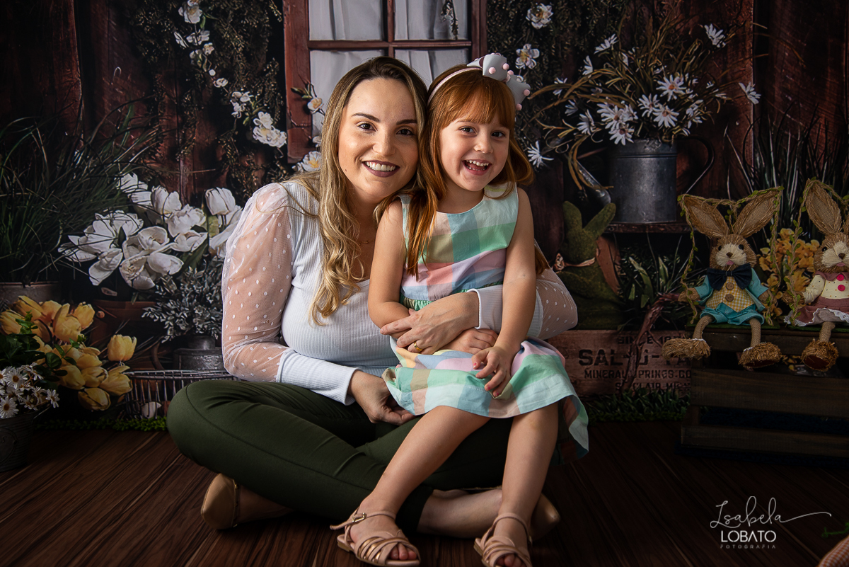 pascoa-2020-sessao-fotografica-de-pascoa-mini-sessao-fotografica-de-pascoa-2020-coelhinho-da-pascoa-o-que-trazes-para-mim-ovos-de-pascoa--fotografia-infantil-em-barbacena-estudio-fotografico-em-barbacena-isabela-lobato-fotografia-foto-de-crianca-pascoa-bq