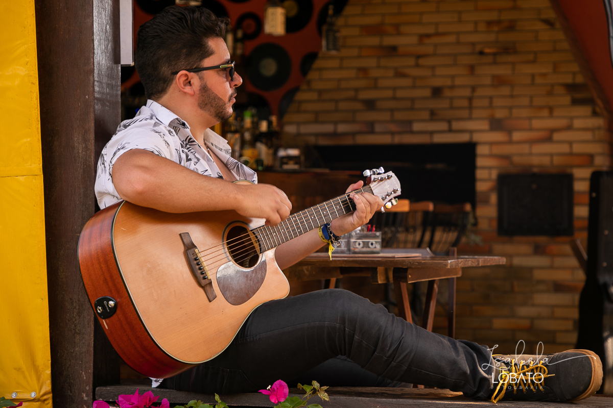 cantor-sertanejo-daniel-matheus-fenomeno-sertanejo-barueri-cantor-compositor-da-rede-globo-melhores-cantores-sertanejo-sertanejo-de-raiz-viola-violeiro-show-sertanejo-rota-bar-santa-barbara-do-tugurio-mg-hotel-chale-de-minas-fotografia-de-isabela-lobato