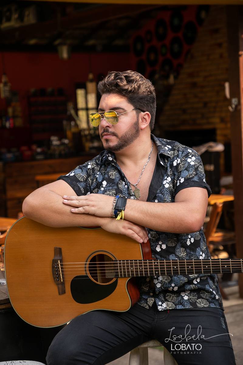 cantor-sertanejo-daniel-matheus-fenomeno-sertanejo-barueri-cantor-compositor-da-rede-globo-melhores-cantores-sertanejo-sertanejo-de-raiz-viola-violeiro-show-sertanejo-rota-bar-santa-barbara-do-tugurio-mg-hotel-chale-de-minas-fotografia-de-isabela-lobato