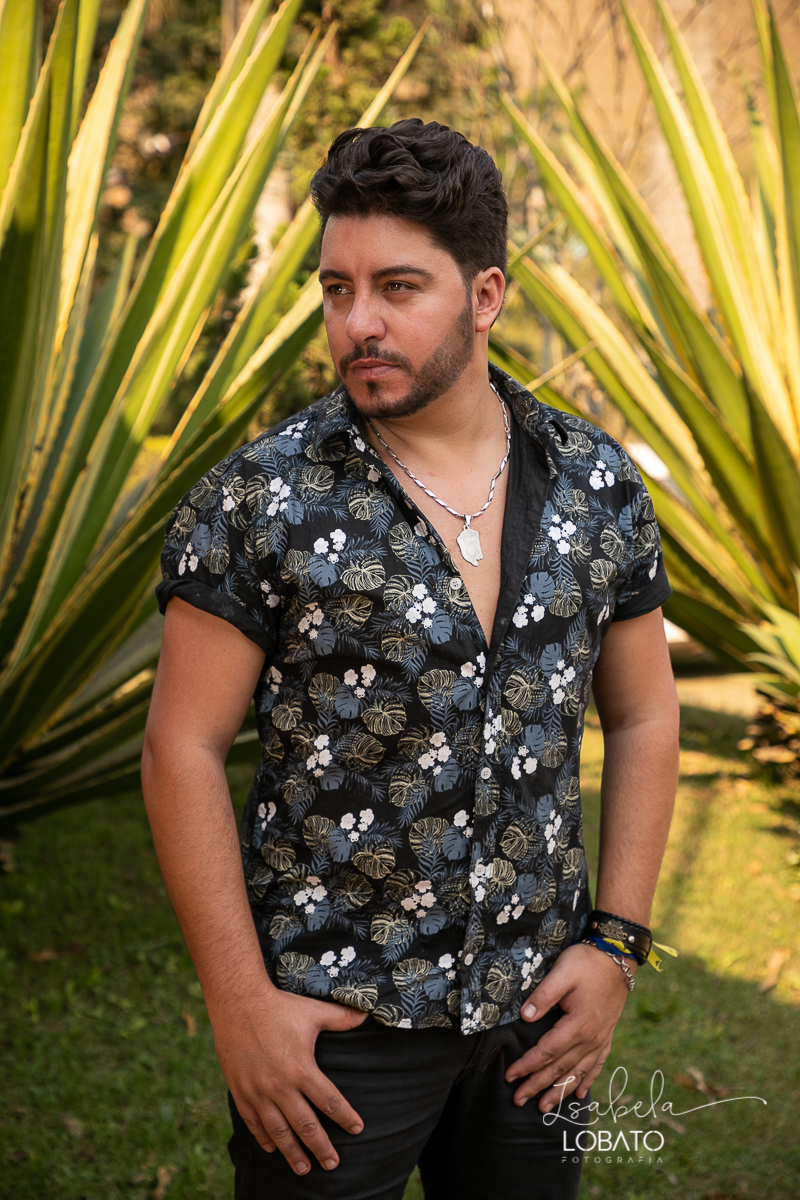 cantor-sertanejo-daniel-matheus-fenomeno-sertanejo-barueri-cantor-compositor-da-rede-globo-melhores-cantores-sertanejo-sertanejo-de-raiz-viola-violeiro-show-sertanejo-rota-bar-santa-barbara-do-tugurio-mg-hotel-chale-de-minas-fotografia-de-isabela-lobato