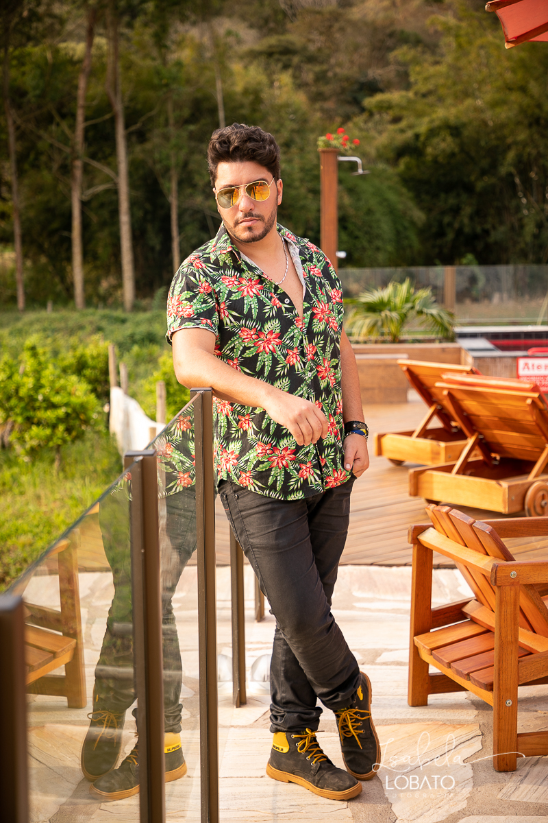 cantor-sertanejo-daniel-matheus-fenomeno-sertanejo-barueri-cantor-compositor-da-rede-globo-melhores-cantores-sertanejo-sertanejo-de-raiz-viola-violeiro-show-sertanejo-rota-bar-santa-barbara-do-tugurio-mg-hotel-chale-de-minas-fotografia-de-isabela-lobato