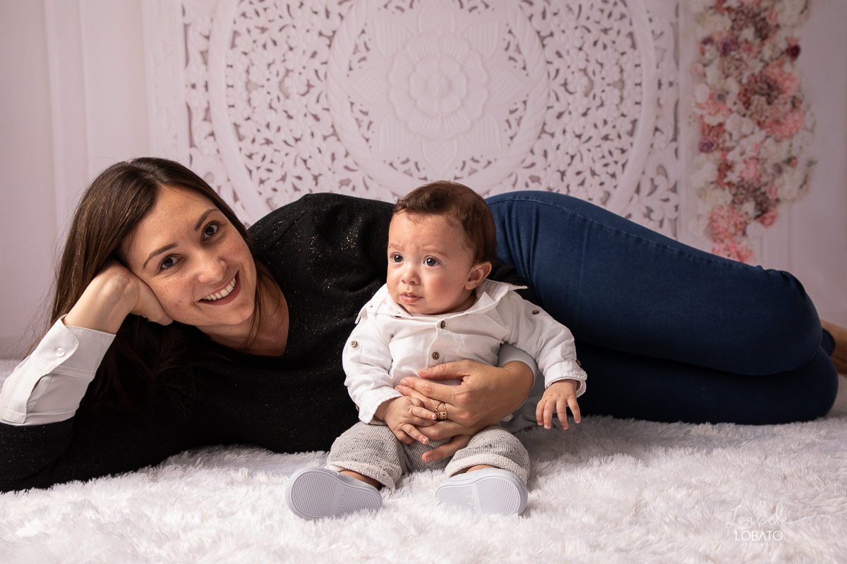 amor-de-mae-dia-das-maes-2020-mae-eu-te-amo-ensaio-fotografico-de-dia-das-maes-meu-mundo-azul-meu-coracao-fora-do-peito-maternidade-meus-filhos-amor-maior-ensaio-das-maes-fotografo-em-barbacena-melhores-fotografos-de-barbacena-isabela-lobato-fotografia