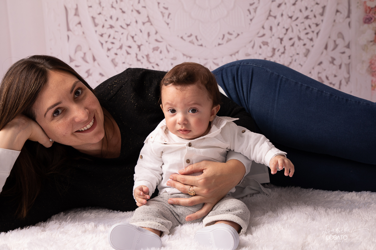 amor-de-mae-dia-das-maes-2020-mae-eu-te-amo-ensaio-fotografico-de-dia-das-maes-meu-mundo-azul-meu-coracao-fora-do-peito-maternidade-meus-filhos-amor-maior-ensaio-das-maes-fotografo-em-barbacena-melhores-fotografos-de-barbacena-isabela-lobato-fotografia