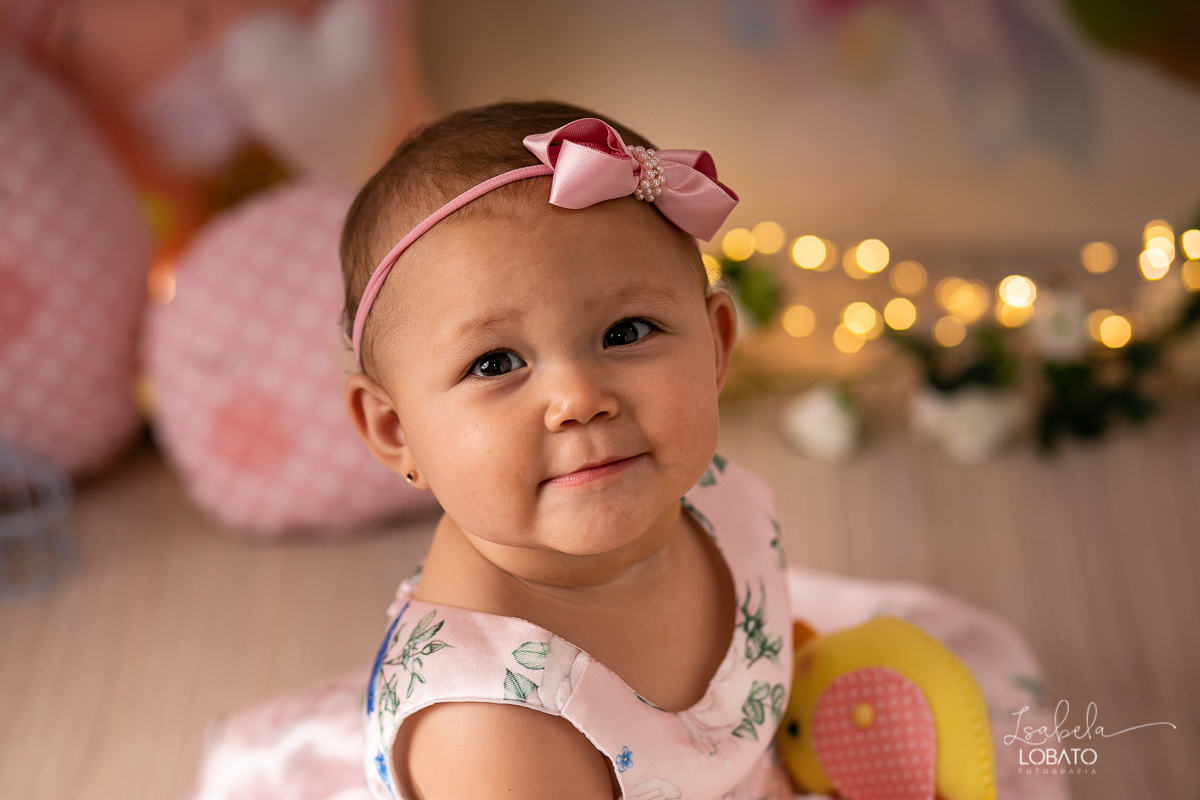 smash-the-cake-a-hora-do-bolo-aniversario-de-1-ano-festa-de-aniversario-infantil-tema-jardim-encantado-props-do-ben-fotografo-em-barbacena-isabela-lobato-fotografa-de-crianca-estudio-fotografico-em-barbacena-isabela-lobato-fotografia