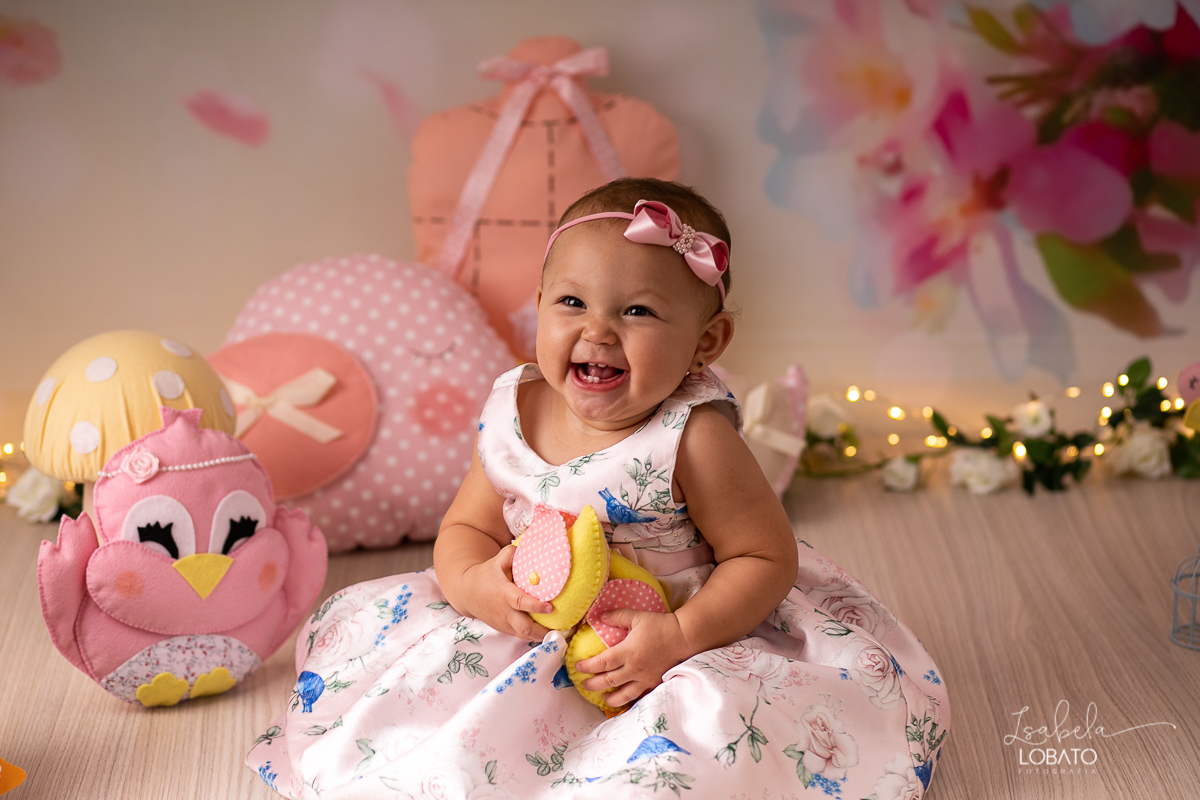 smash-the-cake-a-hora-do-bolo-aniversario-de-1-ano-festa-de-aniversario-infantil-tema-jardim-encantado-props-do-ben-fotografo-em-barbacena-isabela-lobato-fotografa-de-crianca-estudio-fotografico-em-barbacena-isabela-lobato-fotografia