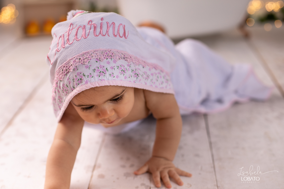 a-hora-do-banho-bebe-nove-meses-fases-do-bebe-desenvolvimento-infantil-meu-bebe-fotografia-de-banho-de-bebe-roupas-lefotick-boneca-de-pano-splash-tibum-patinhos-estudio-fotografico-em-barbacena-isabela-lobato-melhor-fotografa-de-barbacena-fotografa-crianc