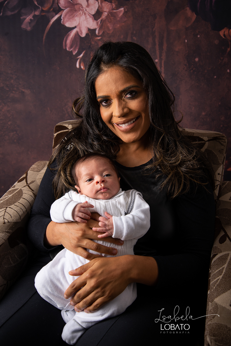 amor-de-mae-ensaio-fotografico-do-dia-das-maes-fotografia-de-mae-amor-materno-aleitamento-materno-sessao-do-dia-das-maes-2020-estudio-de-fotos-em-barbacena-isabela-lobato-fotografia-melhor-fotografa-de-barbacena-luz-de-estudio-fotografa-de-criancas