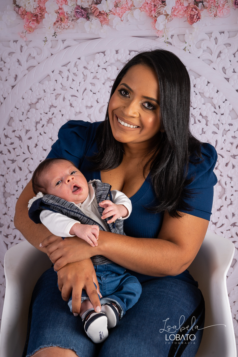 amor-de-mae-ensaio-fotografico-do-dia-das-maes-fotografia-de-mae-amor-materno-aleitamento-materno-sessao-do-dia-das-maes-2020-estudio-de-fotos-em-barbacena-isabela-lobato-fotografia-melhor-fotografa-de-barbacena-luz-de-estudio-fotografa-de-criancas