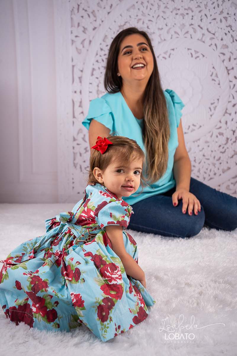 amor-de-mae-ensaio-fotografico-do-dia-das-maes-fotografia-de-mae-amor-materno-aleitamento-materno-sessao-do-dia-das-maes-2020-estudio-de-fotos-em-barbacena-isabela-lobato-fotografia-melhor-fotografa-de-barbacena-luz-de-estudio-fotografa-de-criancas