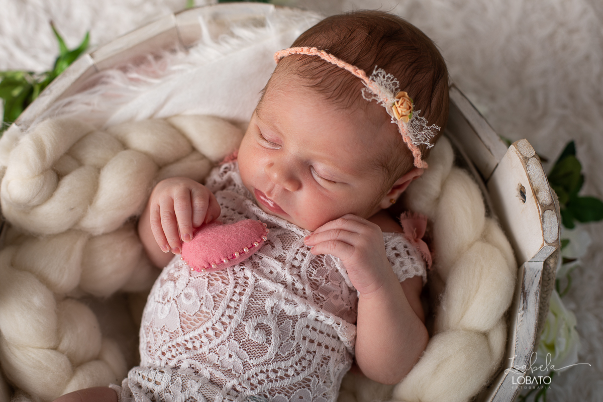 ensaio-newborn-fotos-de-recem-nascido-fotografia-de-bebes-nenem-recem-nascido-fotografa-de-bebes-em-barbacena-estudio-fotografico-em-barbacena-mg-isabela-lobato-fotografia-ensaio-fotografico-de-newborn-lefotick-props-do-ben-isabela-lobato-fotografia