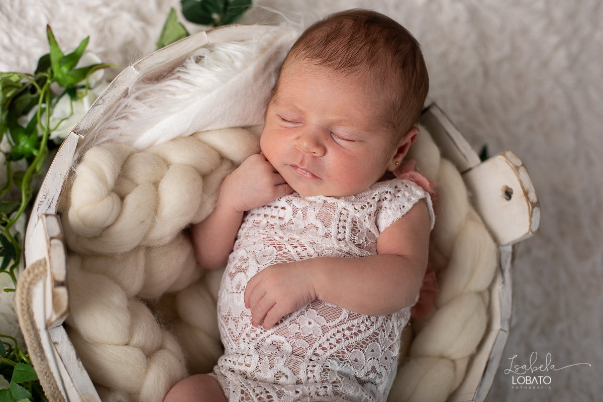 ensaio-newborn-fotos-de-recem-nascido-fotografia-de-bebes-nenem-recem-nascido-fotografa-de-bebes-em-barbacena-estudio-fotografico-em-barbacena-mg-isabela-lobato-fotografia-ensaio-fotografico-de-newborn-lefotick-props-do-ben-isabela-lobato-fotografia