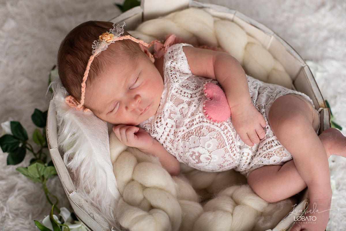 ensaio-newborn-fotos-de-recem-nascido-fotografia-de-bebes-nenem-recem-nascido-fotografa-de-bebes-em-barbacena-estudio-fotografico-em-barbacena-mg-isabela-lobato-fotografia-ensaio-fotografico-de-newborn-lefotick-props-do-ben-isabela-lobato-fotografia