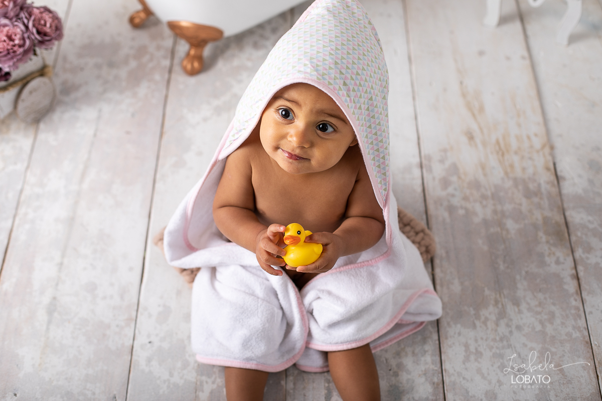 a-hora-do-banho-de-bebe-splash-baby-boty-boticario-lefotick-proprs-do-ben-acompanhamento-fotografico-de-bebe-estudio-fotografico-em-barbacena-isabela-lobato-fotografia-ensaio-fotografico-de-bebes-bolinhas-de sabao-bebe-jhonson-melhor-fotografo-barbacena