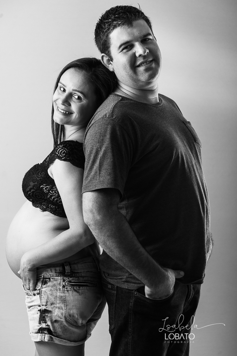 ensaio-fotografico-de-gestante-no-estudio-fotografa-de-gestante-em-barbacena-isabela-lobato-fotografia-melhores-fotografos-de-barbacena-roupa-de-gestante-ensaio-de-gravida-gravidez-nove-meses-meu-primeiro-bebe-fotografa-de-recem-nascido-fotografia-gravida