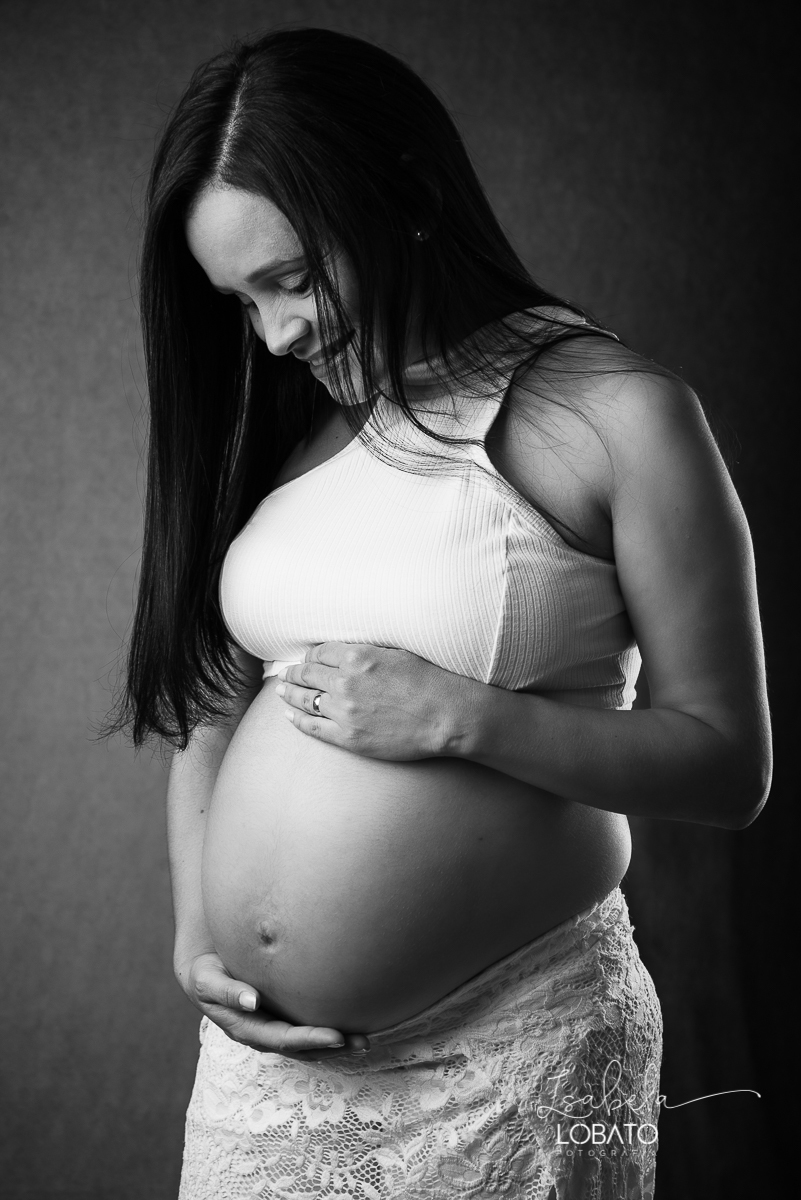 ensaio-fotografico-de-gestante-no-estudio-fotografa-de-gestante-em-barbacena-isabela-lobato-fotografia-melhores-fotografos-de-barbacena-roupa-de-gestante-ensaio-de-gravida-gravidez-nove-meses-meu-primeiro-bebe-fotografa-de-recem-nascido-fotografia-gravida