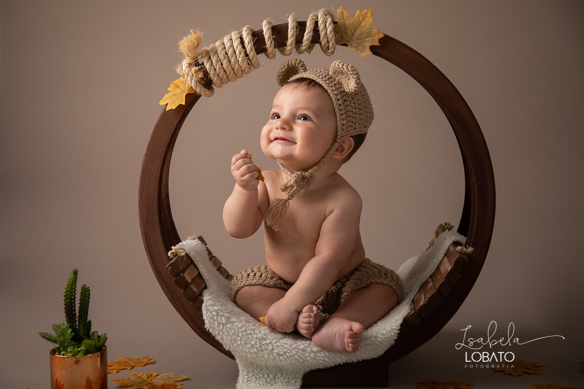 acompanhamento-fotografico-infantil-fases-do-bebe-newborn-bebe-de-6-meses-fotografa-de-crianca-isabela-lobato-fotografia-estudio-fotografico-infantil-fotografa-de-recem-nascido-em-barbacena-ensaio-newborn-roupa-de-bebe-mundo-azul-acompanhamento-criativo