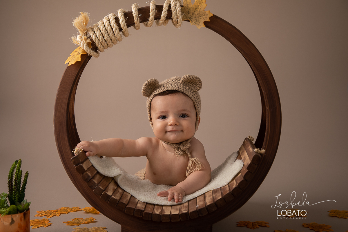 acompanhamento-fotografico-infantil-fases-do-bebe-newborn-bebe-de-6-meses-fotografa-de-crianca-isabela-lobato-fotografia-estudio-fotografico-infantil-fotografa-de-recem-nascido-em-barbacena-ensaio-newborn-roupa-de-bebe-mundo-azul-acompanhamento-criativo