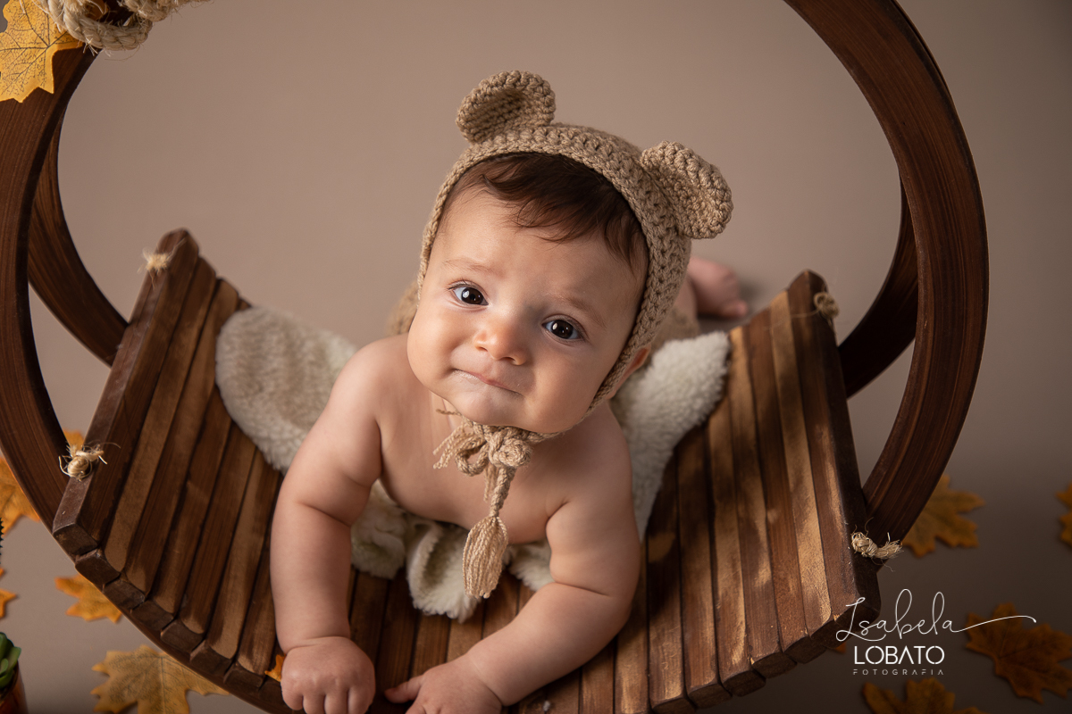 acompanhamento-fotografico-infantil-fases-do-bebe-newborn-bebe-de-6-meses-fotografa-de-crianca-isabela-lobato-fotografia-estudio-fotografico-infantil-fotografa-de-recem-nascido-em-barbacena-ensaio-newborn-roupa-de-bebe-mundo-azul-acompanhamento-criativo