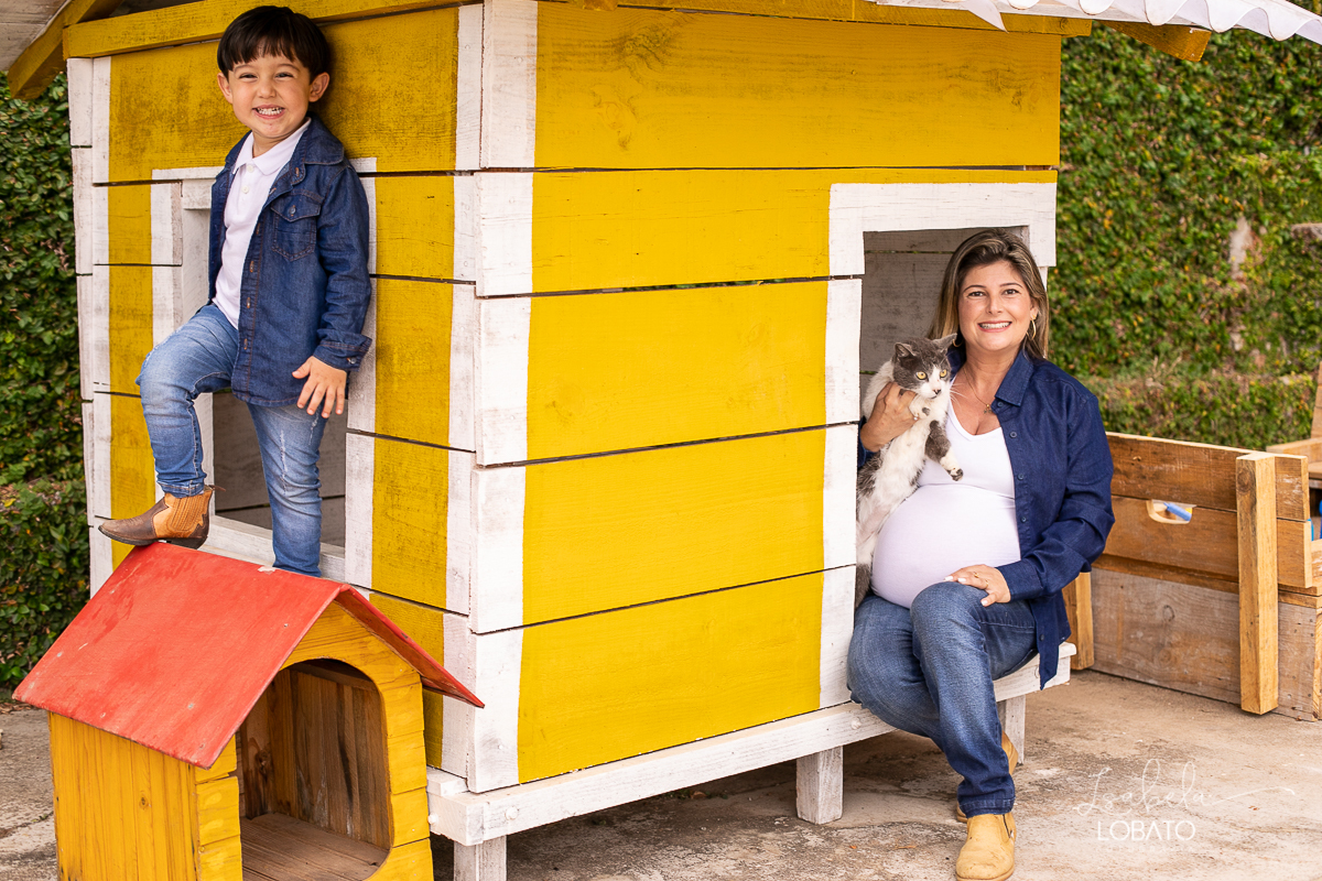 ensaio-fotografico-gestante-fotografia-de-gravida-veterinaria-animais-fotografo-pet-gestante-foto-com animais-fotografos-em-barbacena-isabela-lobato-fotografia-fotografa-de-gestantes-ensaio-fotografico-na-natureza-com-animais-e-flores-vida-de-bicho-ifet