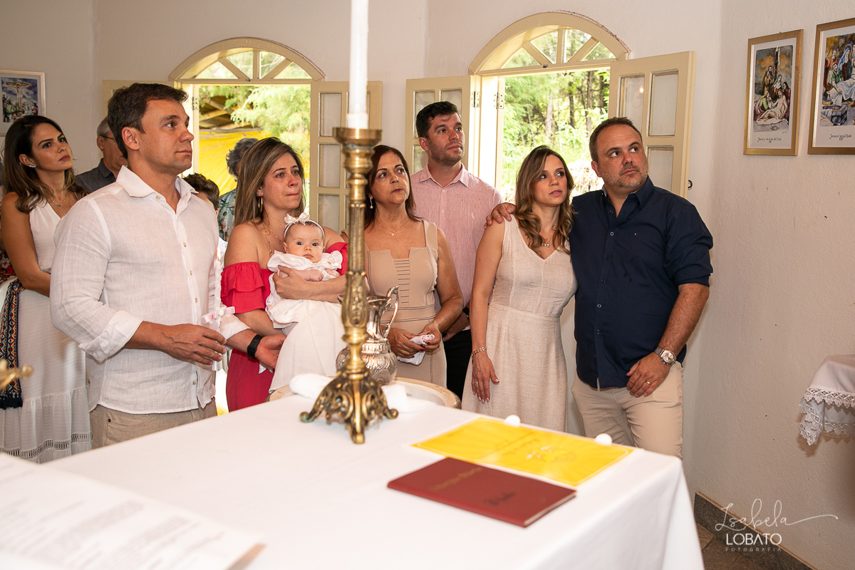 fotografia-de-batizado-em-barbacena-isabela-lobato-fotografia-melhores-fotografos-de-barbacena-fotografa-infantil-isabela-lobato-batizado-em-barbacena-eventos-em-barbacena-estudio-fotografico-em-barbacena-isabela-lobato-fotografia-sacramento-do-batismo