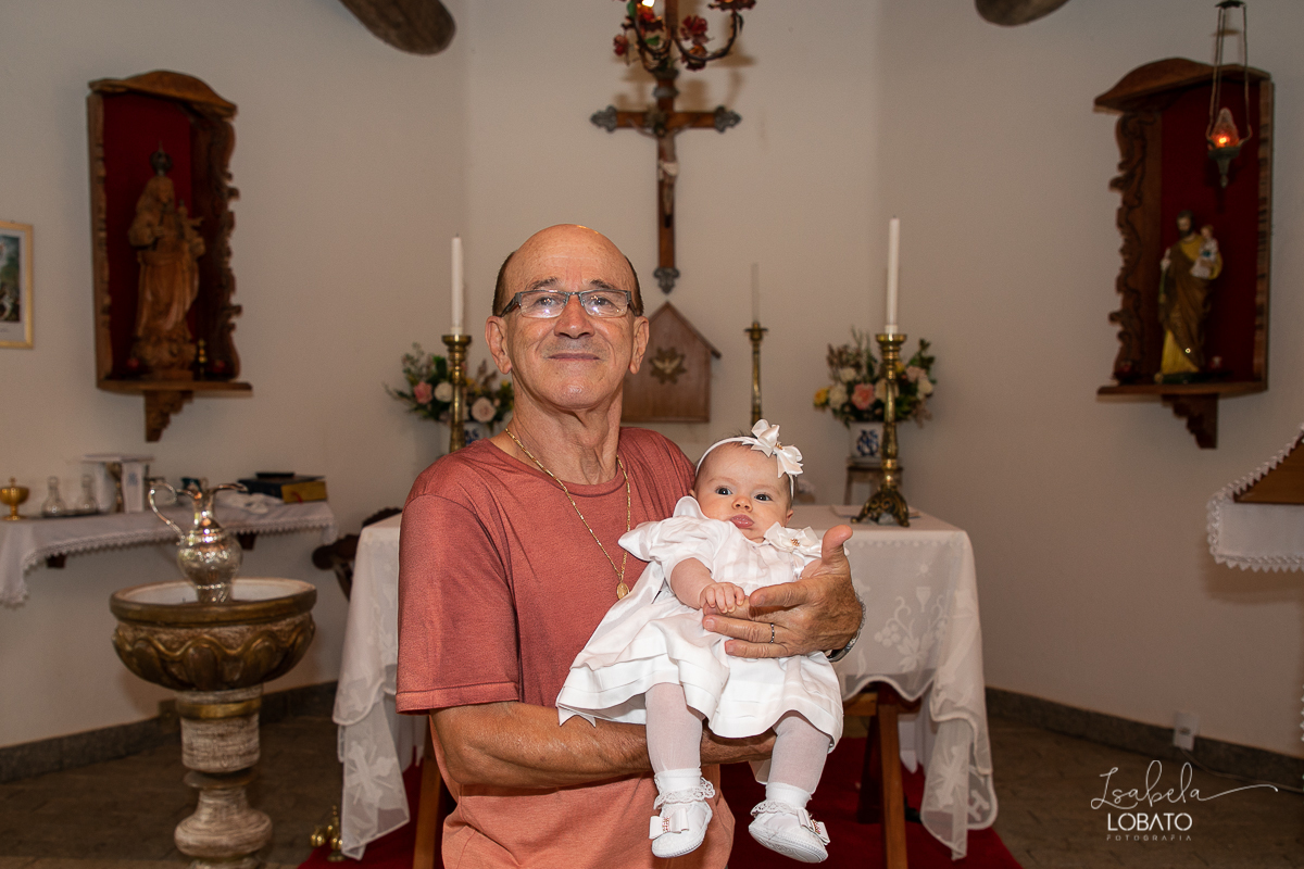 fotografia-de-batizado-em-barbacena-isabela-lobato-fotografia-melhores-fotografos-de-barbacena-fotografa-infantil-isabela-lobato-batizado-em-barbacena-eventos-em-barbacena-estudio-fotografico-em-barbacena-isabela-lobato-fotografia-sacramento-do-batismo