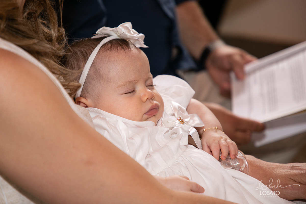 fotografia-de-batizado-em-barbacena-isabela-lobato-fotografia-melhores-fotografos-de-barbacena-fotografa-infantil-isabela-lobato-batizado-em-barbacena-eventos-em-barbacena-estudio-fotografico-em-barbacena-isabela-lobato-fotografia-sacramento-do-batismo