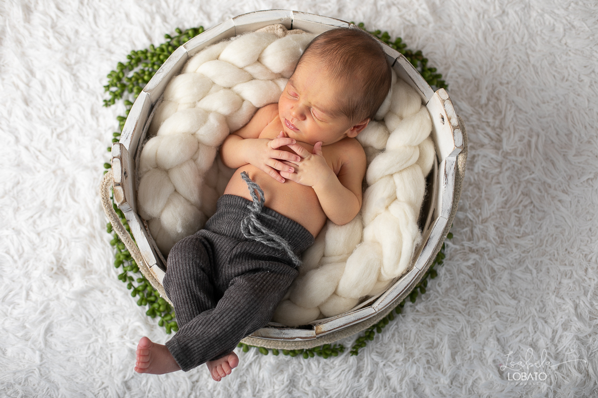ensaio-newborn-fotografia-de-recem-nascido-fotografia-de-bebes-newborn-fotografa-de-recem-nascido-em-barbacena-isabela-lobato-fotografia-melhor-fotografa-infantil-de-barbacena-estudio-fotografico-isabela-lobato-fotografia-bebe-fotografa-de-bebes-barbacena
