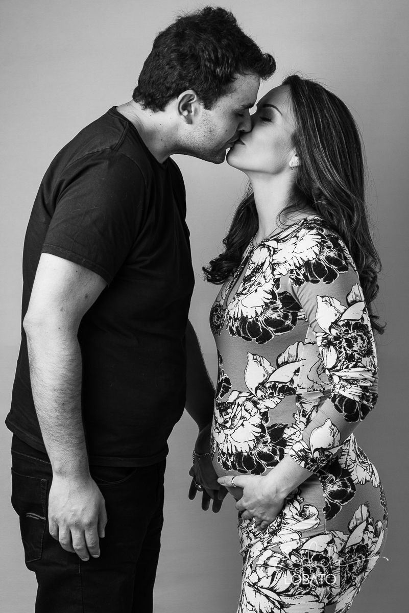ensaio-fotografico-gestante-esnaio-em-estudio-gravidez-fotos-de-gestante-fotos-de-gravidas-roupa-de-gestante-meu-mundo-azul-fotografa-de-gestante-em-barbacena-isabela-lobato-fotografia-estudio-fotografico-em-barbacena-melhor-fotografa-de-gestante-bq-mg