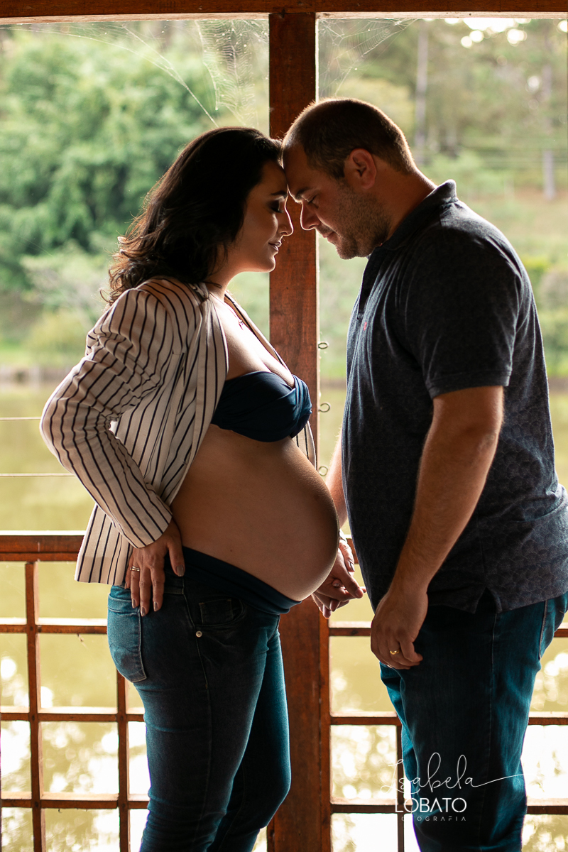 Fotografa-de-gestante-em-barbacena-fotografia-de-gravida-ensaio-gestante-em-barbacena-roupa-de-gravida-melhor-fotografa-de-gestante-em-barbacena-isabela-lobato-fotografia-barbacena-cidade-das-rosas-pregnancy-pregnant-park-hotel-mantiqueira-em-barbacena